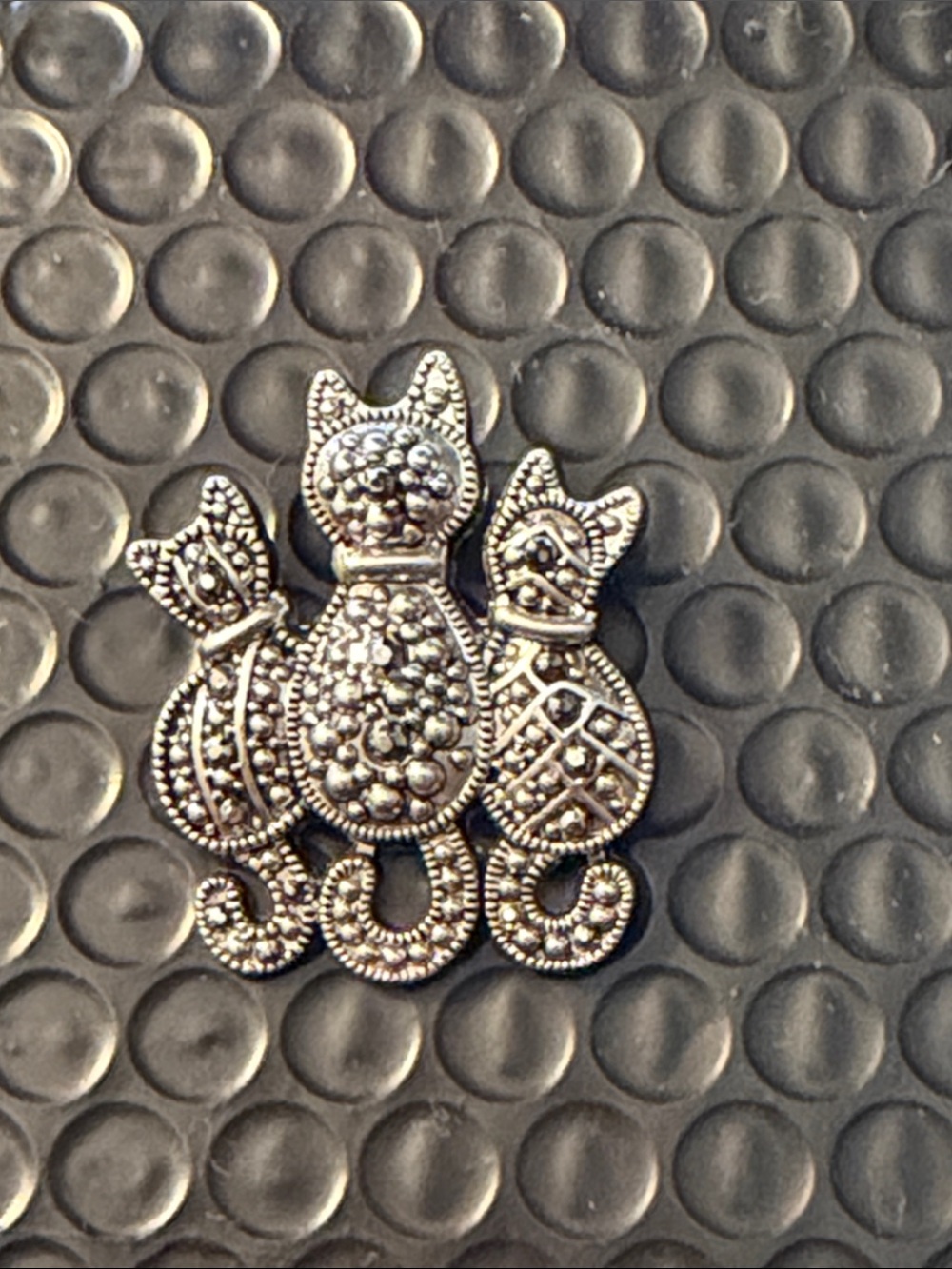 Silver Tone Marcasite Cat Trio Brooch